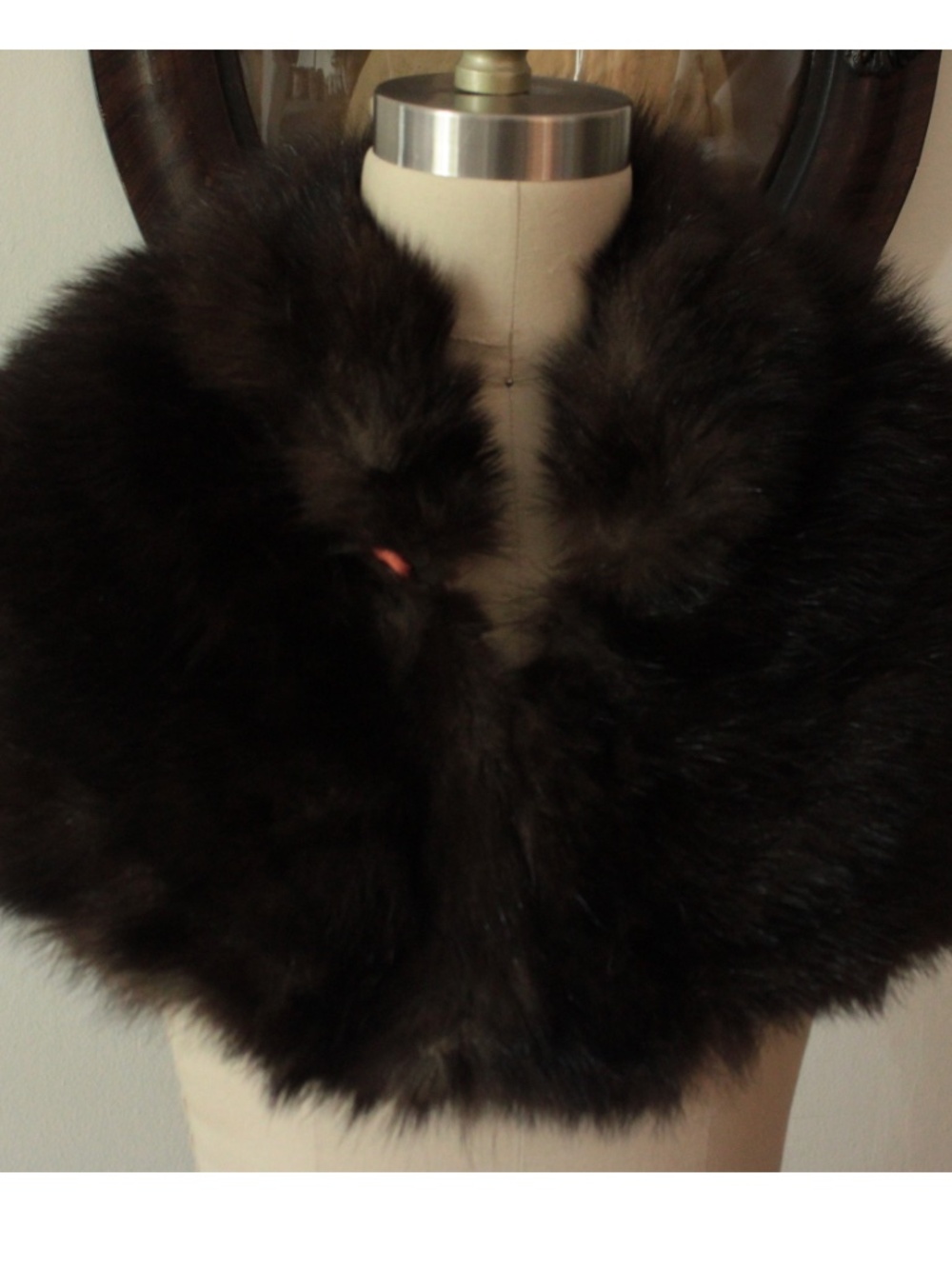 1950's Vintage Brown Fox Fur Shoulder Cape
